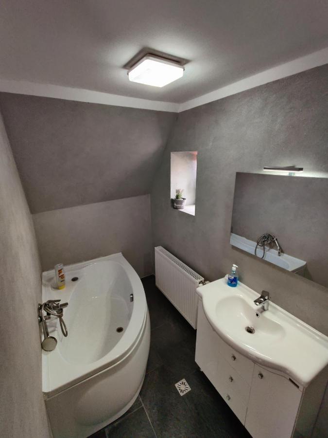 Lucky House Apartment