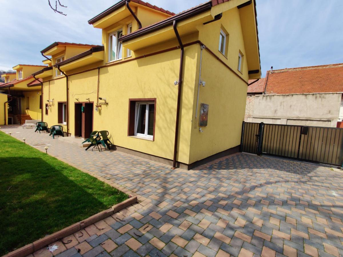 Lucky House Apartment *